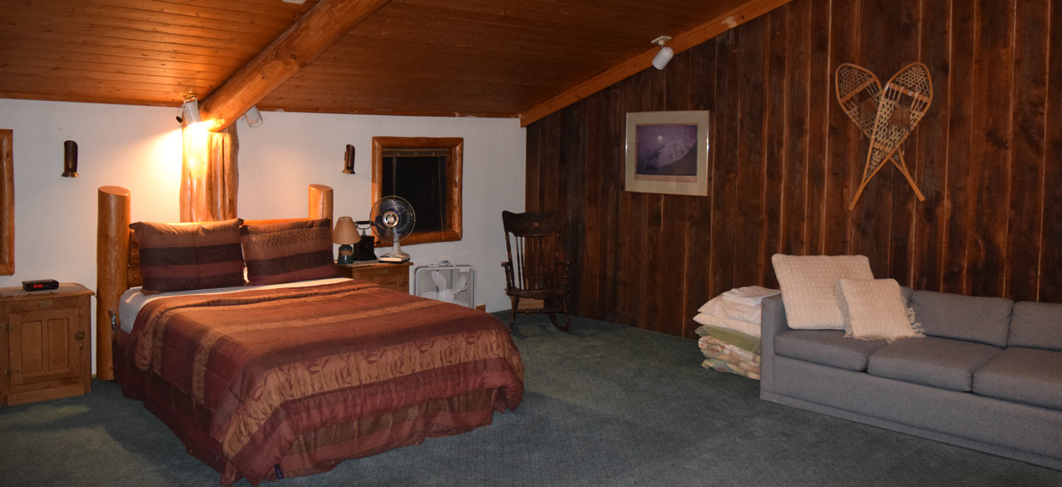 Glacier Suite Log Bed