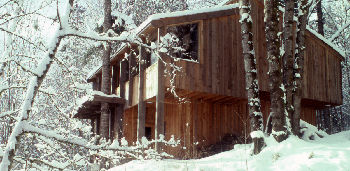 Mountainside Lodging