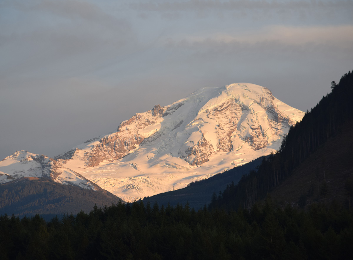 Glacier Guest Suites Mt Views